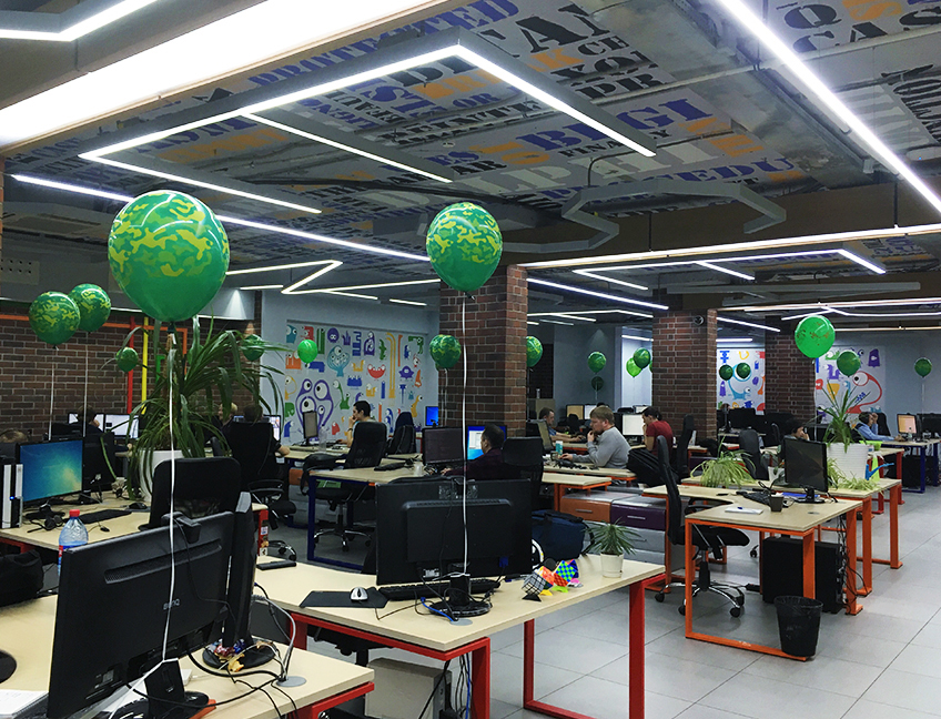 Офис Тензора в Казани: современный учебный класс, конференц-зал.