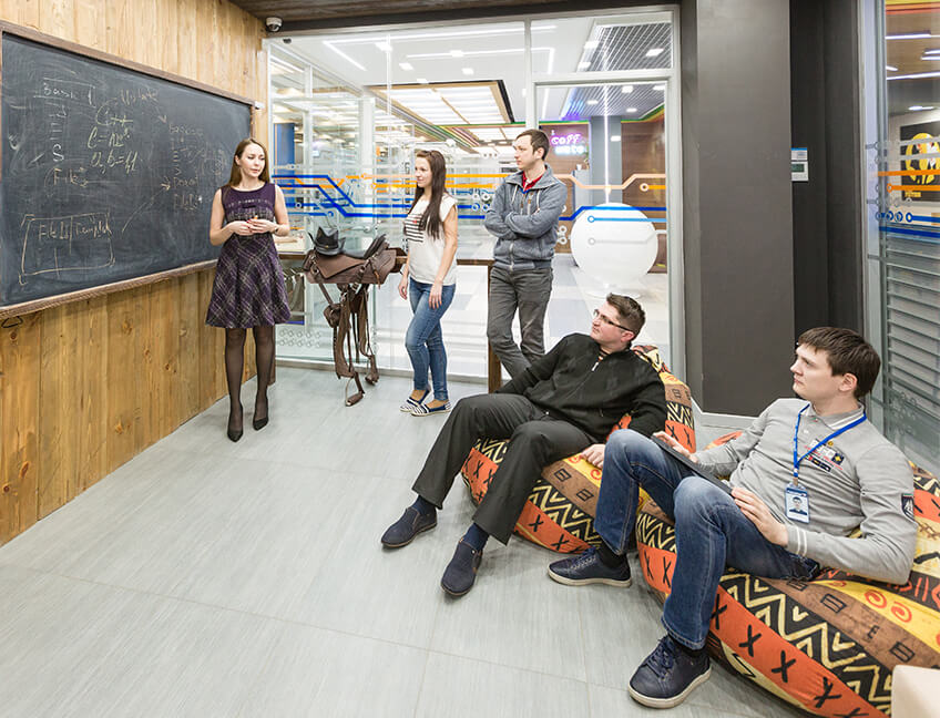 Тензор Кострома: современная зона отдыха для сотрудников, настольные игры.