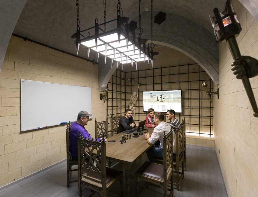 Креативная переговорная комната - дизайн в стиле "Готика". Тензор Ярославль.